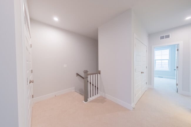 Building Photo - 803 Birchwood Hill Pl