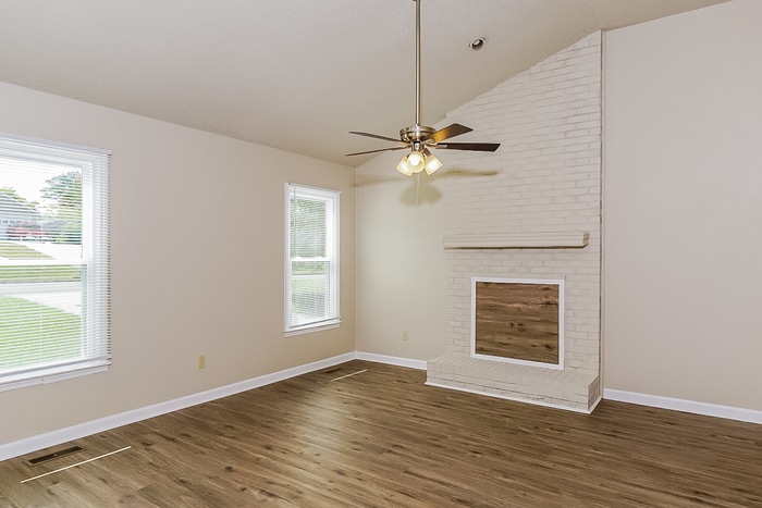 Building Photo - 115 Amethyst Dr