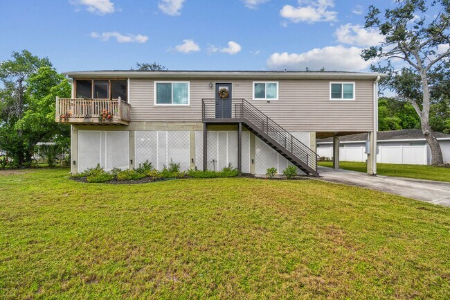 Building Photo - Elevated 3-Bed, 2-Bath, Corner-Lot Gem in ...