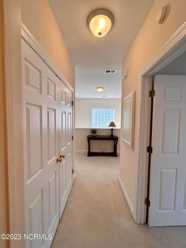 Building Photo - NEW REDUCED PRICE in Beautiful Sea Trail Plantation townhome