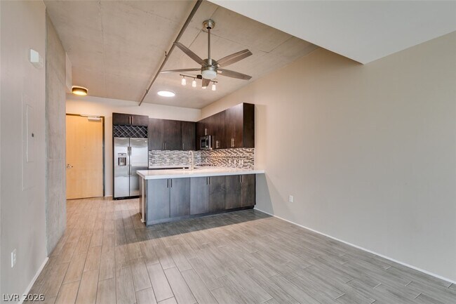 Building Photo - 353 E Bonneville Ave