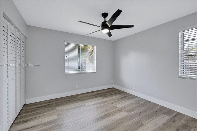 Building Photo - 618 Woodgate Cir