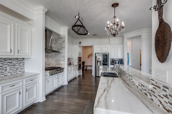 Building Photo - 8 Cypress Point Ct