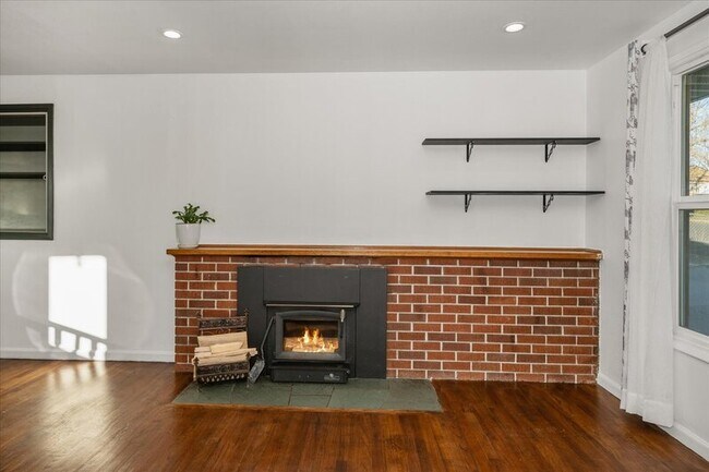 Building Photo - 5629 N Moore St