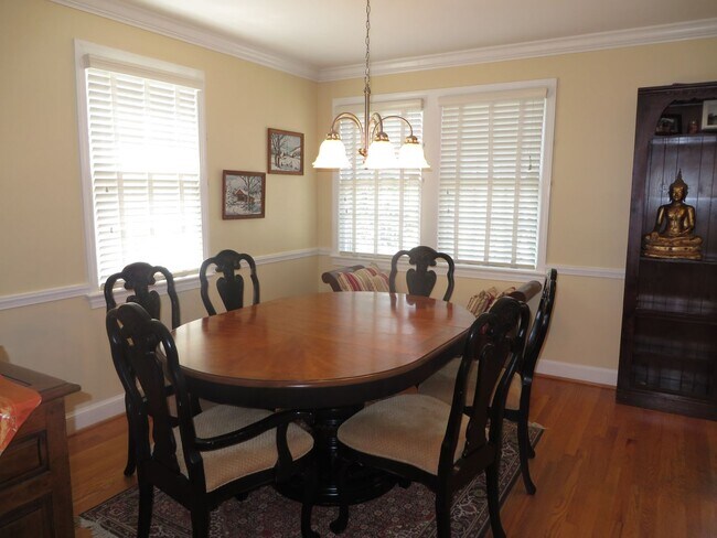 Building Photo - This home has so much to offer! MUST SEE!