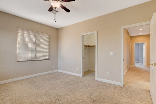 Building Photo - Spacious 5-Bedroom, 2 Story Pool Home in G...