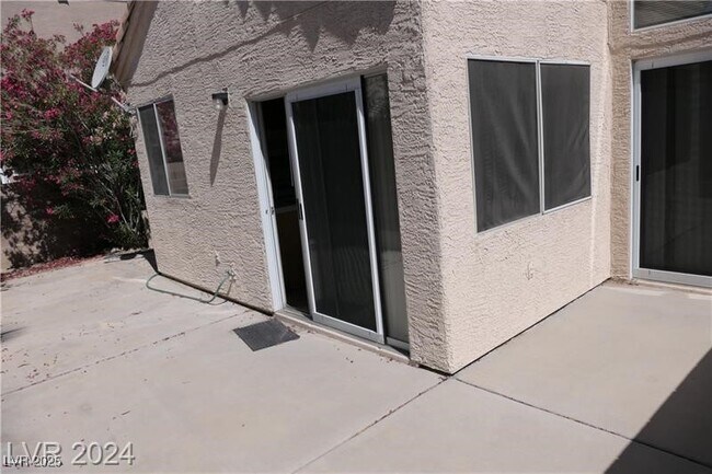 Building Photo - 6665 Golden Pond Cir