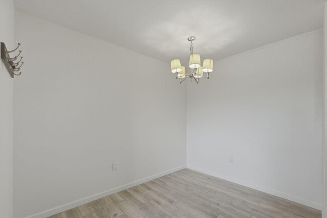 Building Photo - 8055 E Thomas Rd