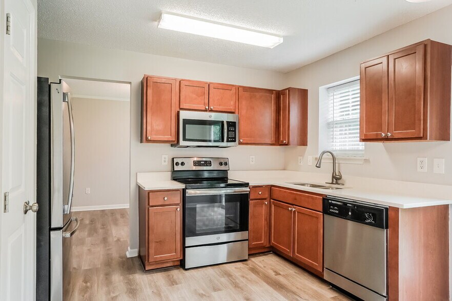 Building Photo - 4409 Cobble Creek Ln