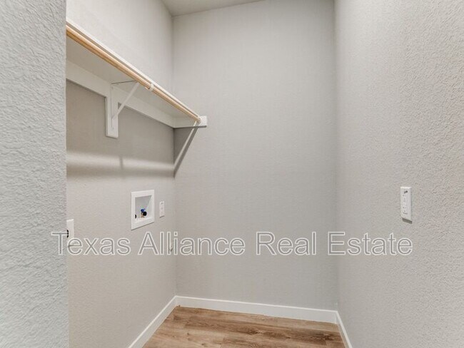 Building Photo - 3632 Frazier Ct