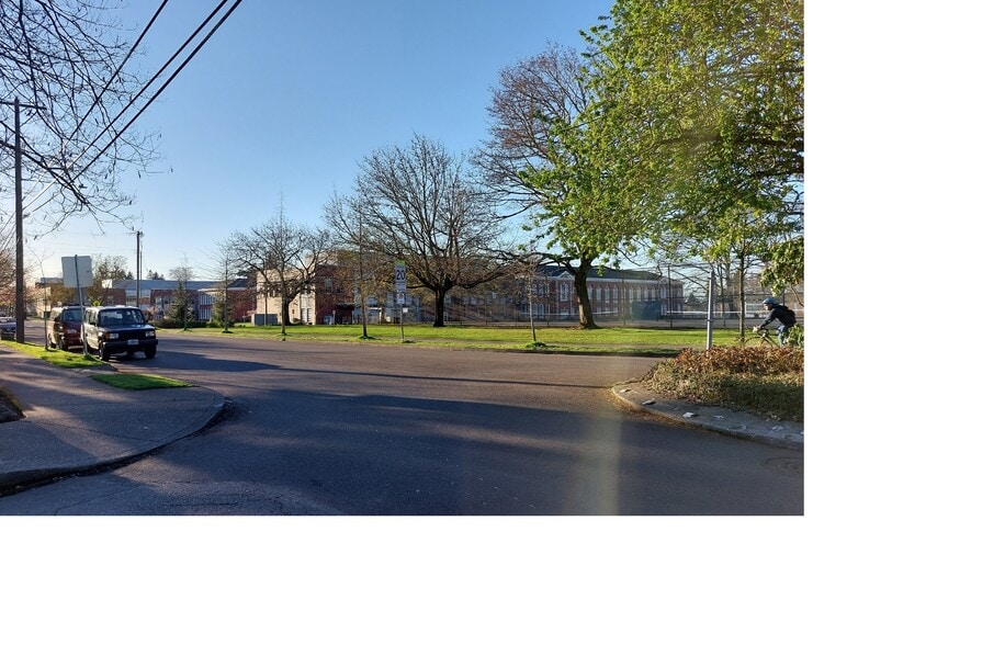 Building Photo - 3345 SE 56th Ave