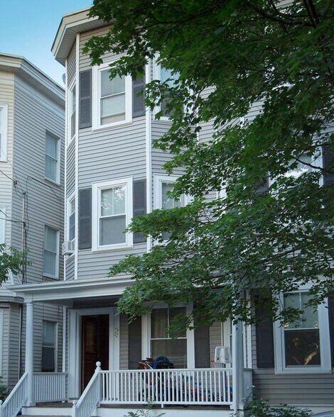 Building Photo - 102 Franklin St