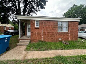 Building Photo - 1 bed, 1 bath, Duplex