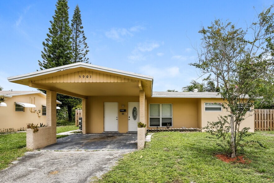 Primary Photo - 5901 NW 15th St