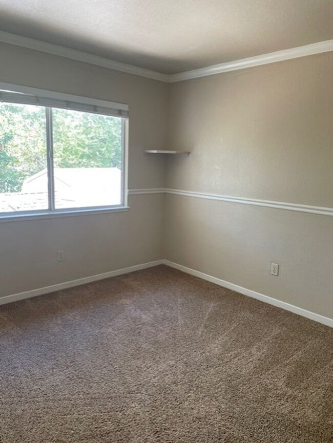 Building Photo - Tracy Home  Available for Rent