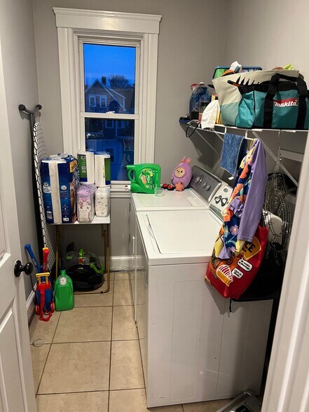 Building Photo - 21 Edmands St