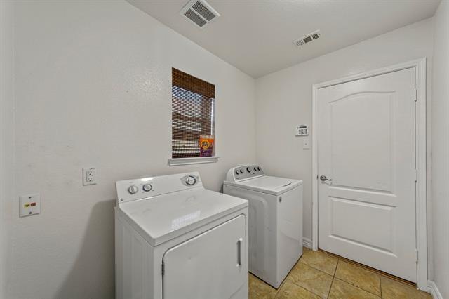 Building Photo - 5901 Snow Creek Dr