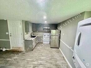 Building Photo - Nice Updated 3 Bed, 1 Bath in KCK-Availabl...