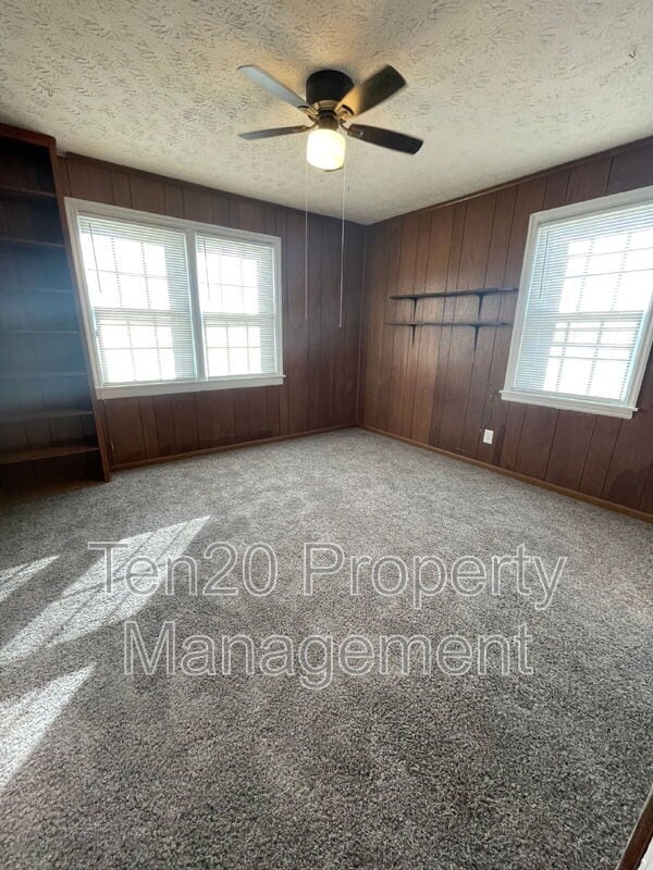 Building Photo - 411 20th Ave