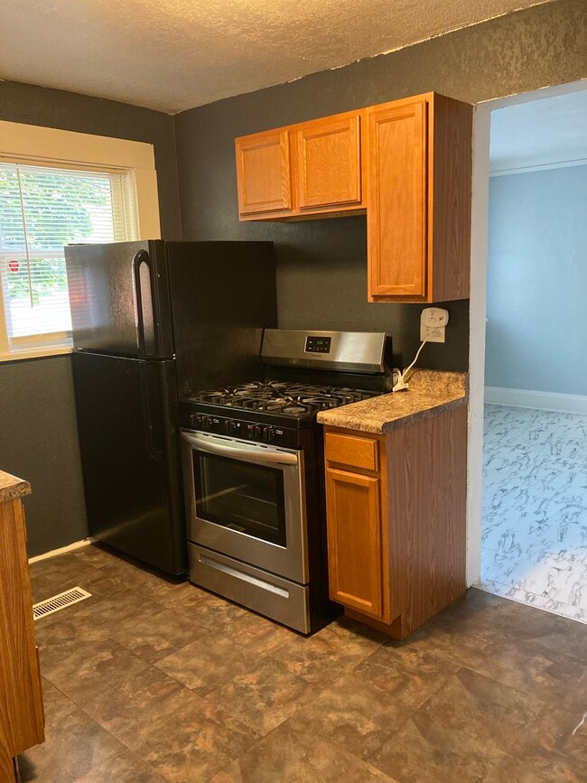 Building Photo - 501 W Columbia Ter