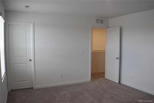Building Photo - 7864 Desert Wrangler Dr