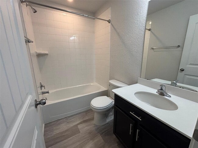 Building Photo - 111 Lillian Dr