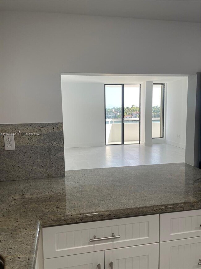 Building Photo - 6820 Indian Creek Dr