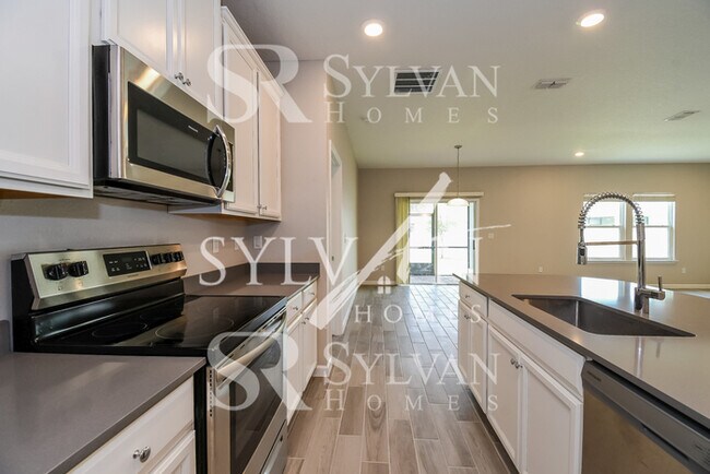Building Photo - Don't miss out on the opportunity to live ...