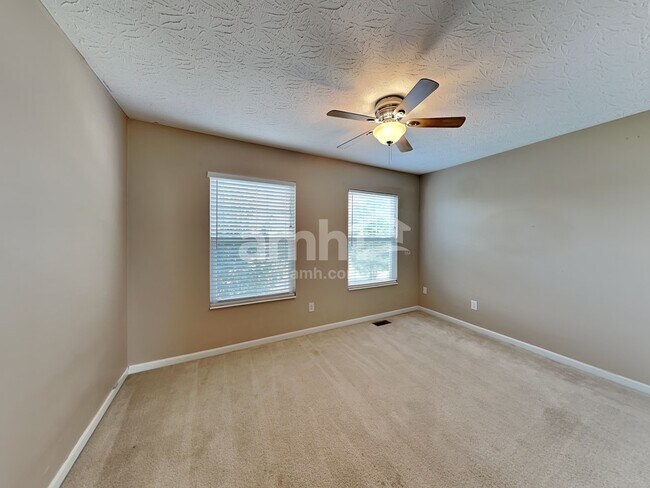 Building Photo - 6694 Waverly Park