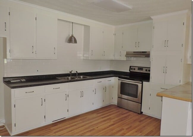 Building Photo - 2223 Imperial Ave E