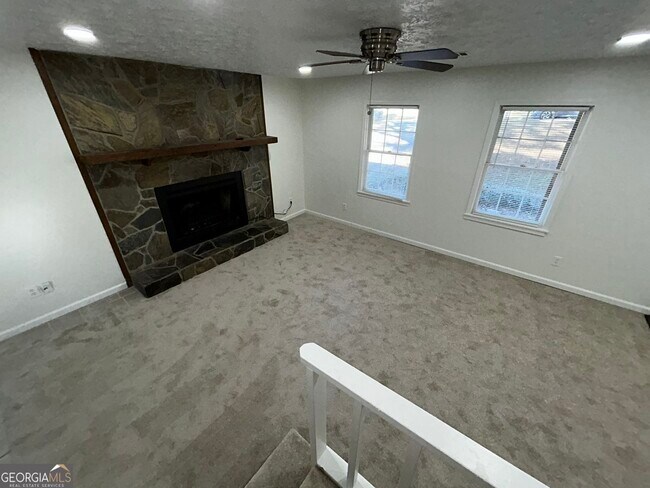 Building Photo - 155 Fay Dr