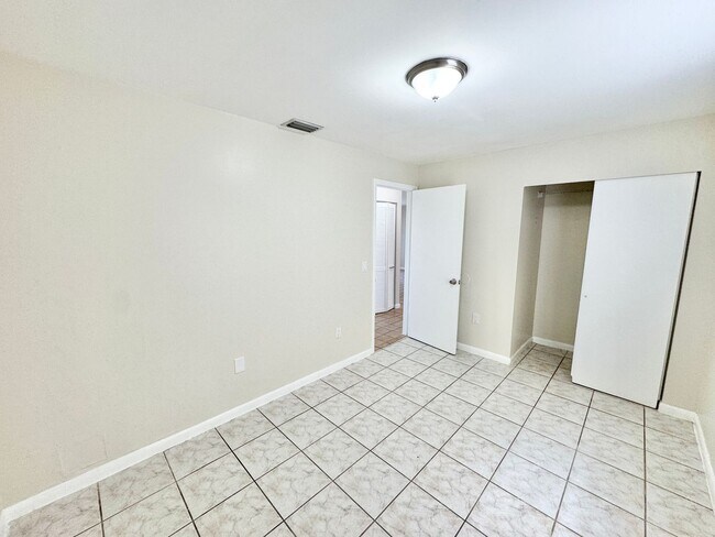 Building Photo - PIKUS (5356 24th Ave SW)