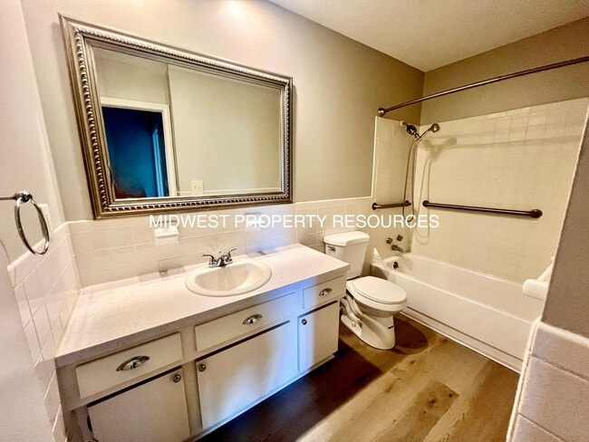 Building Photo - Stunning 2 Story townhome w/ outdoor Maintenance provided