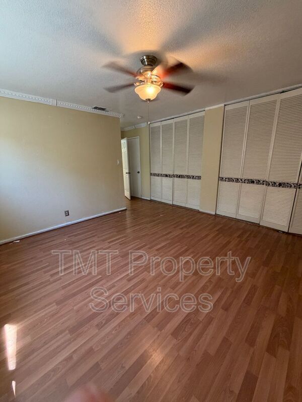 Building Photo - 930 Graywood Cir
