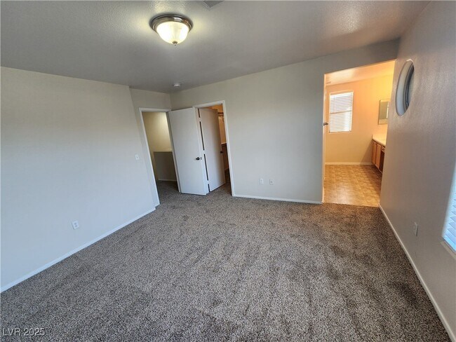 Building Photo - 9664 Villa La Mora Ave