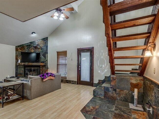 Building Photo - 813 Lapwing Rd