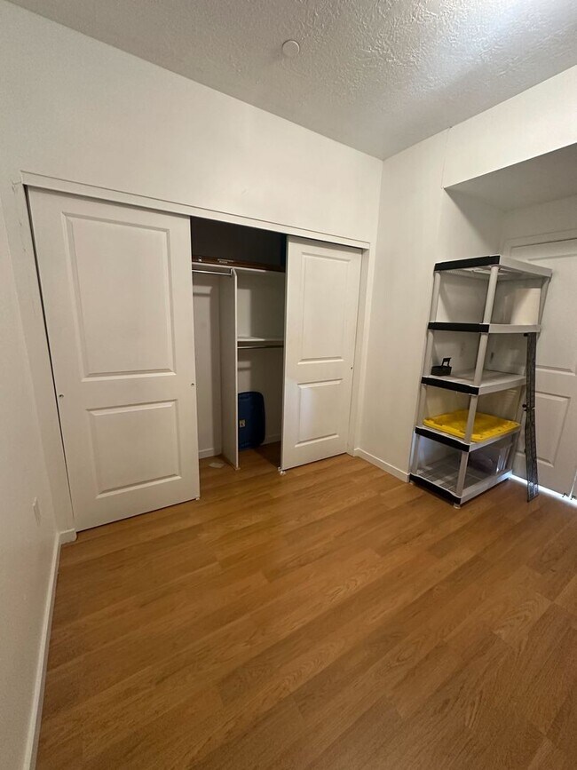 Building Photo - Beautiful 2BR Condo in Gated Community Near TRAX