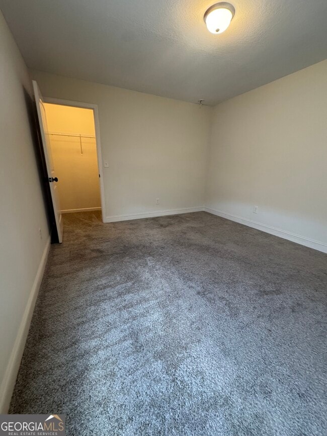 Building Photo - 9 Heartland Cir