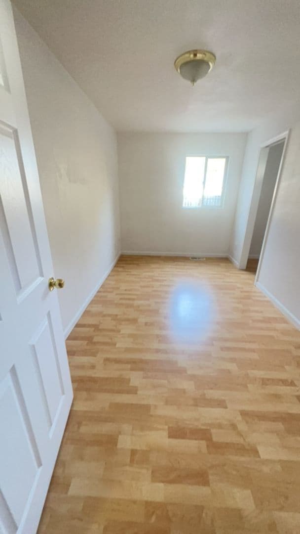 Building Photo - 4BED2BATH - GARAGE, HEAT PUMP AC, BACK YAR...