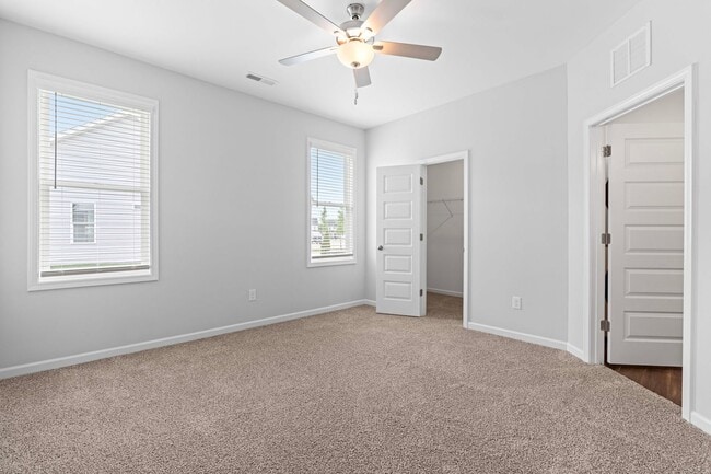 Building Photo - Move-In Special: Save $500 on Your First M...