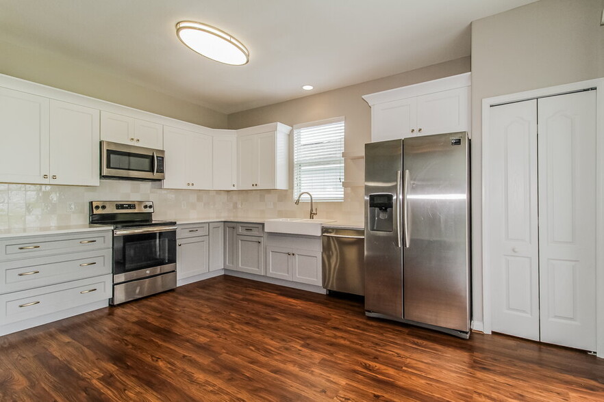 Building Photo - 5722 Quinton Way