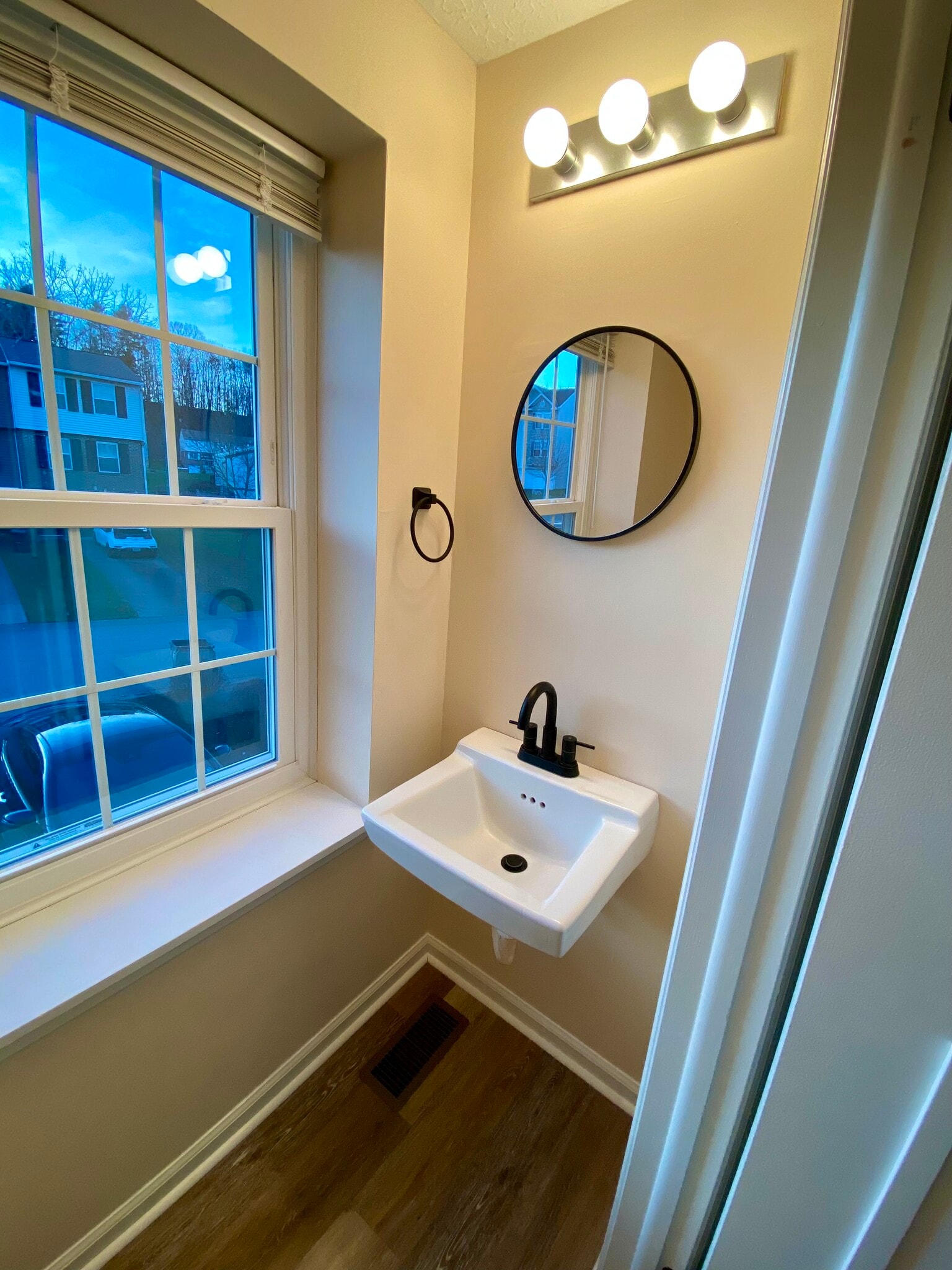 Building Photo - 307 Fawn Trl