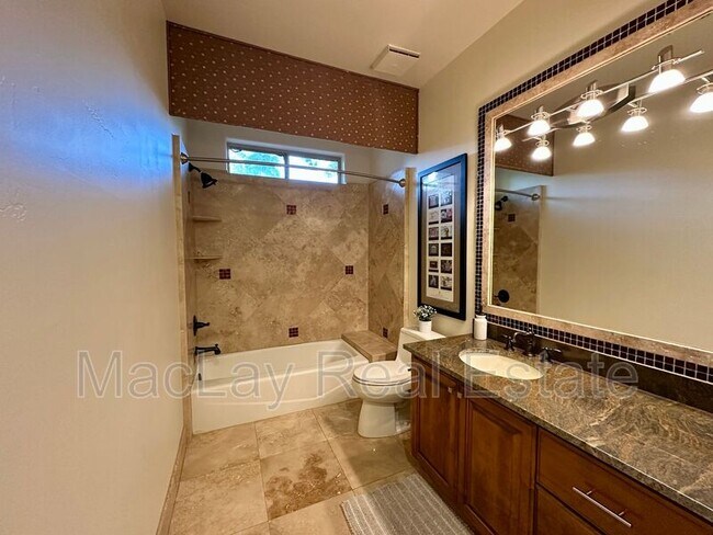 Building Photo - 5711 W Linda Ln