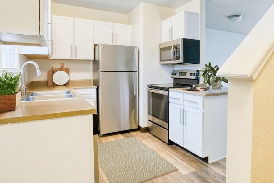 Primary Photo - Highbrook Townhomes