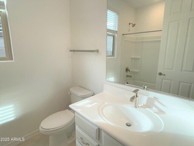 Building Photo - 13310 W Dale Ln