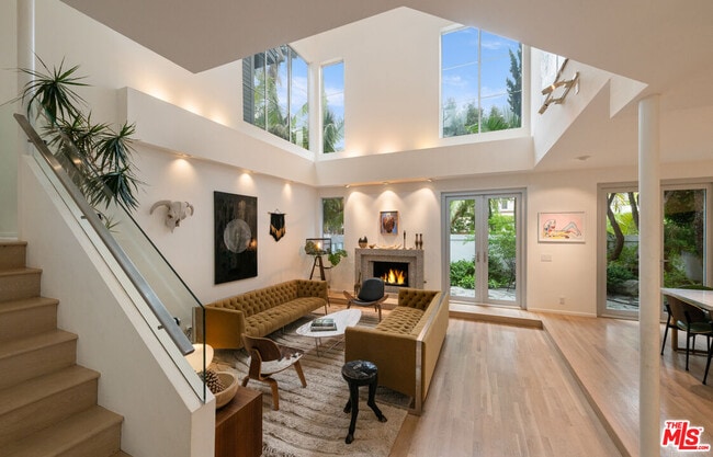 Building Photo - 131 Mast Mall