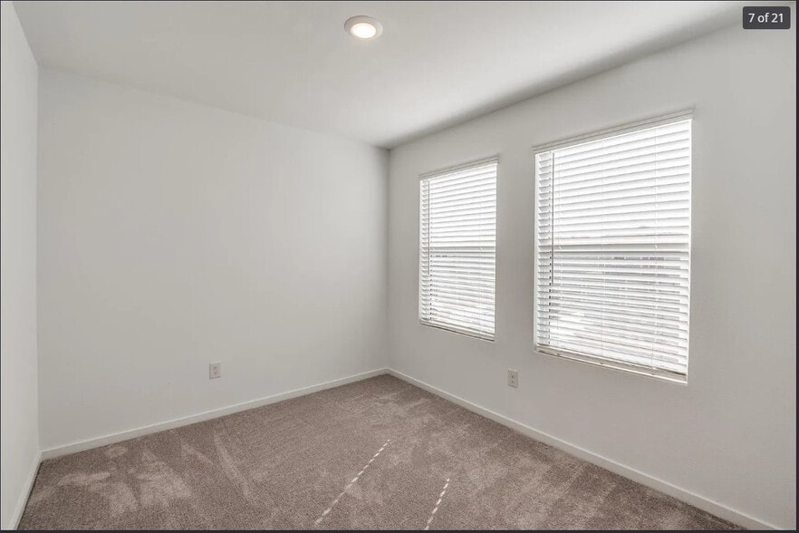 Building Photo - 6310 Sandpiper Ln