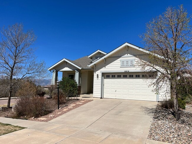 Building Photo - Pine Creek 5bd Home on Corner Lot 6 month ...
