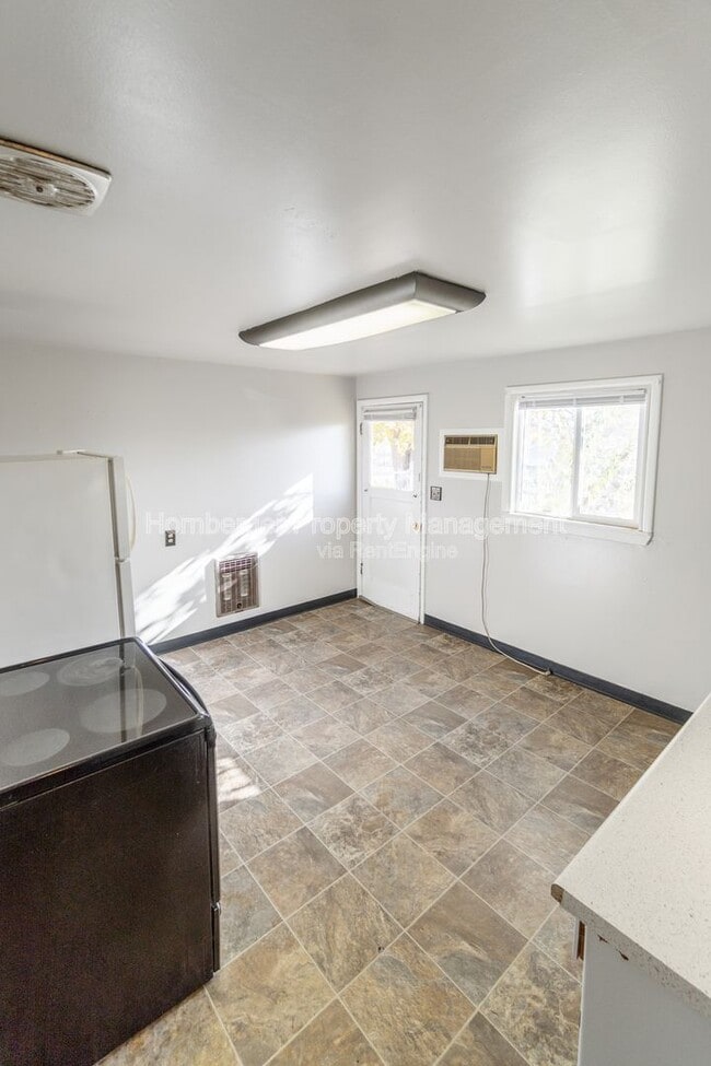 Building Photo - 628 E Euclid Ave