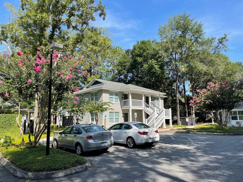 Building Photo - 1507 Little John Cir